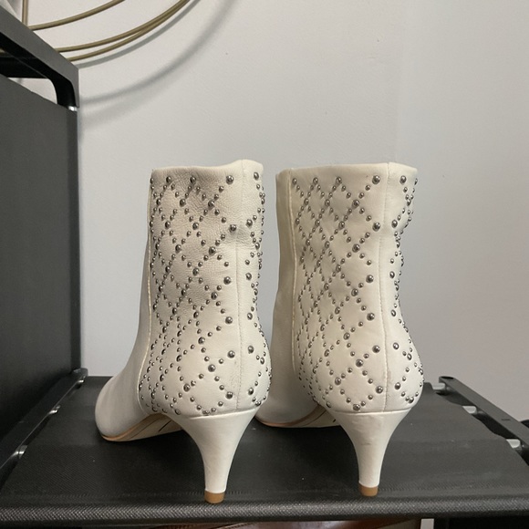 Dolce Vita Studded Kitten Heel Booties Size 8 - Picture 3 of 5